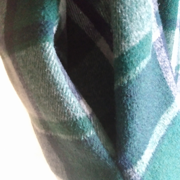 Women's Green Plaid 2XL Button Front Long Sleeved Shacket - Picture 4 of 8